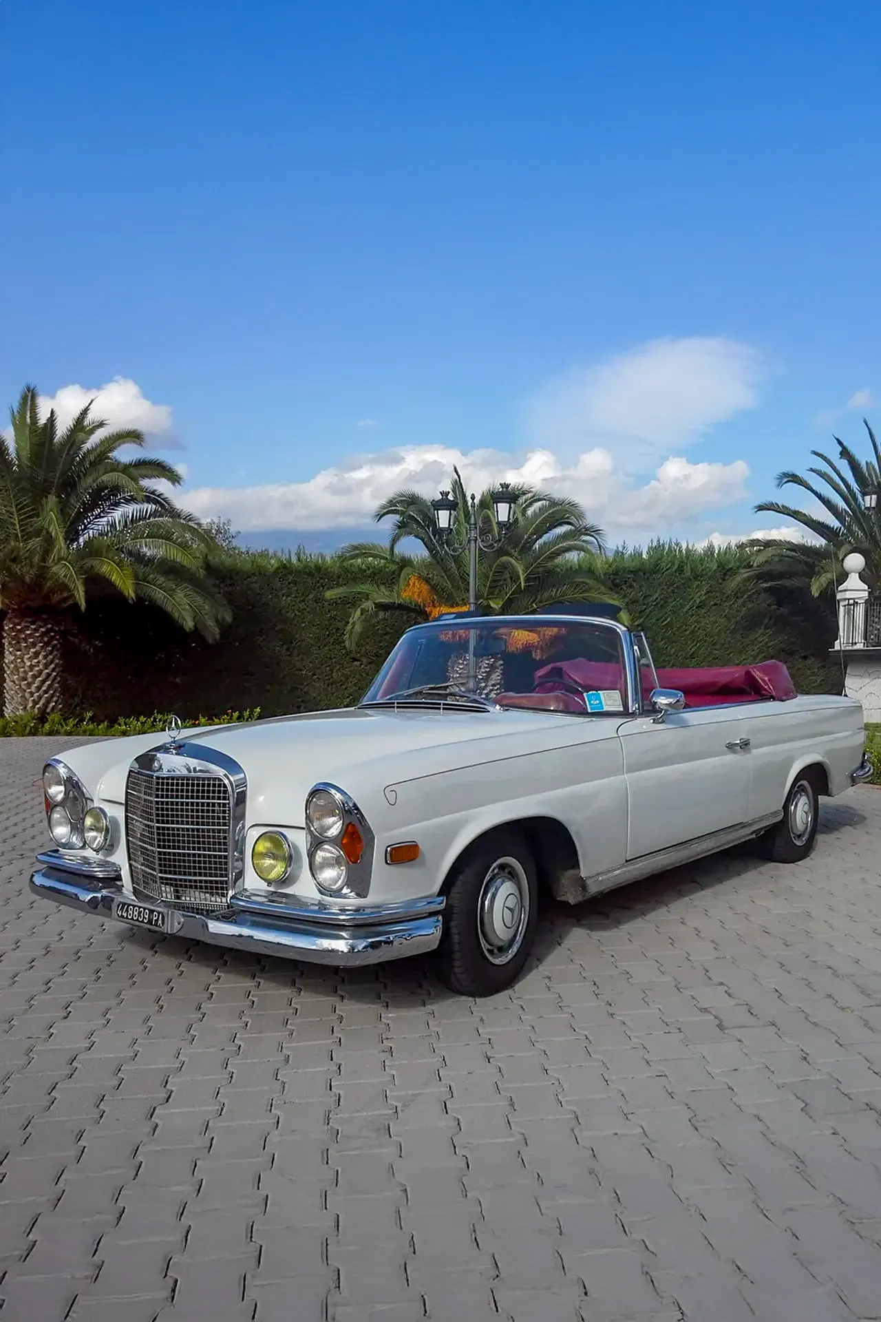 Nobil Car (CT) è il noleggio di auto d’epoca e di lusso per matrimoni capace di trasformare l'arrivo degli sposi in un momento di pura magia.