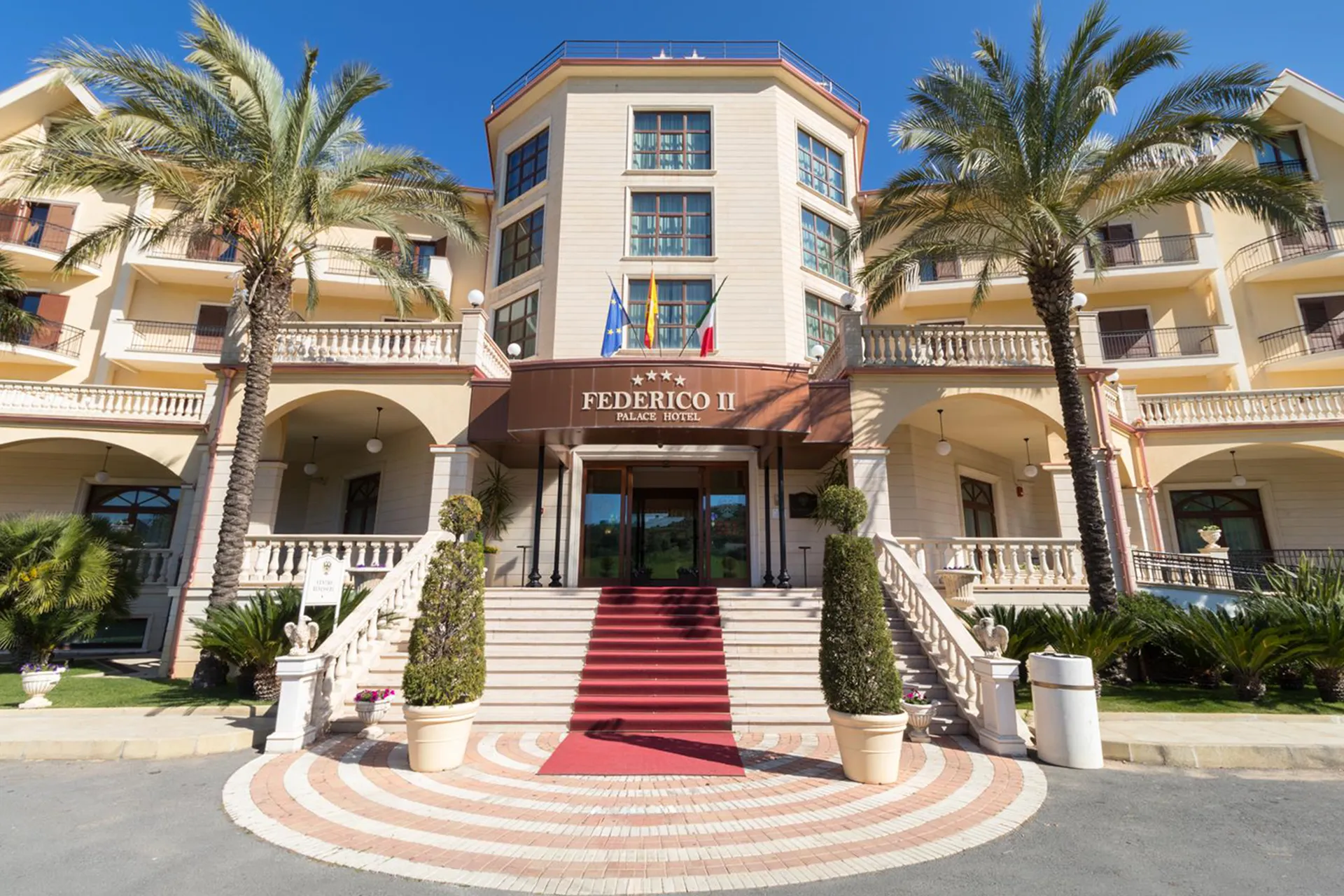 Il Federico II Palace Hotel è la sala ricevimenti a Enna con spa in cui i vostri sogni di un matrimonio perfetto prendono vita.