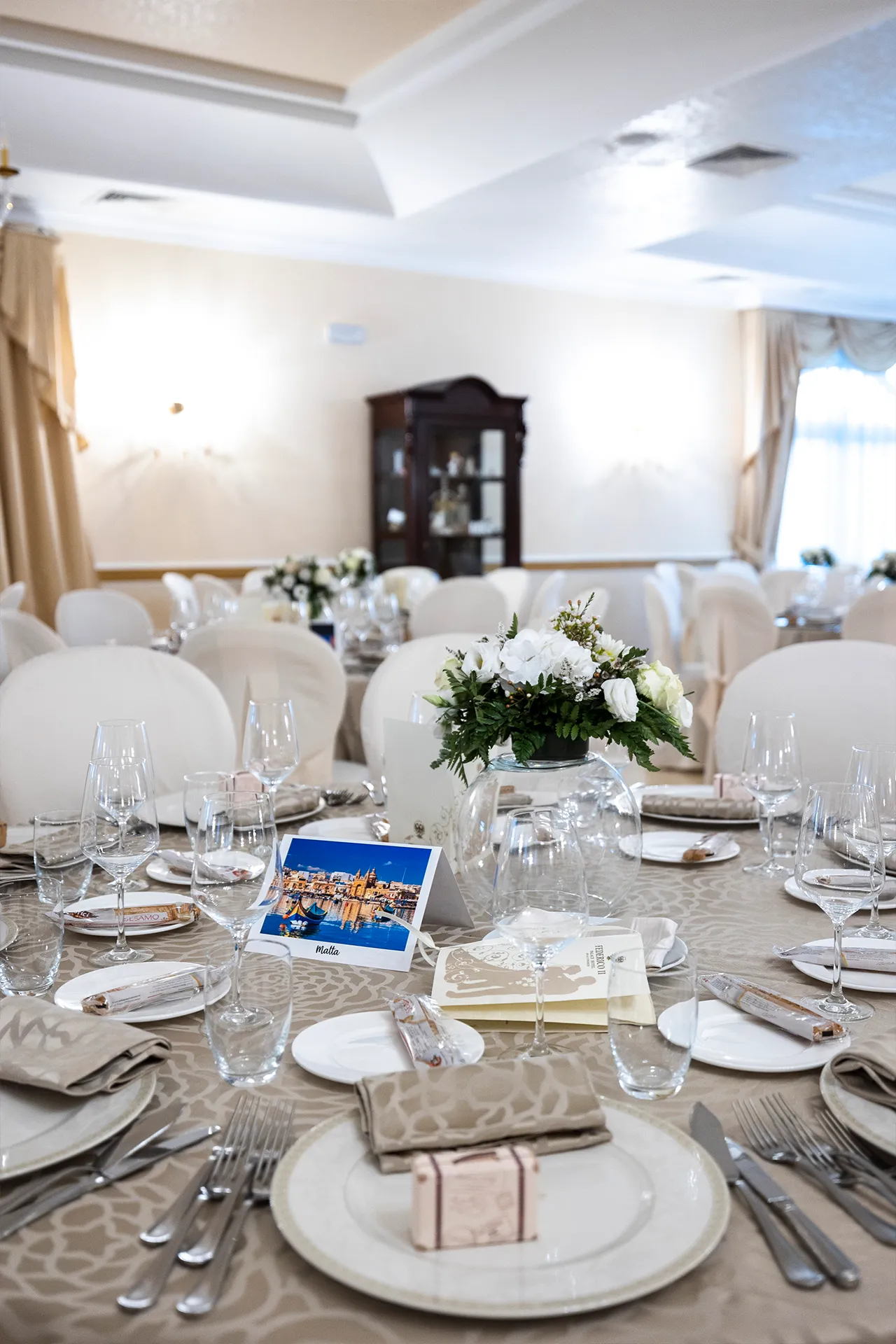 Il Federico II Palace Hotel è la sala ricevimenti a Enna con spa in cui i vostri sogni di un matrimonio perfetto prendono vita.