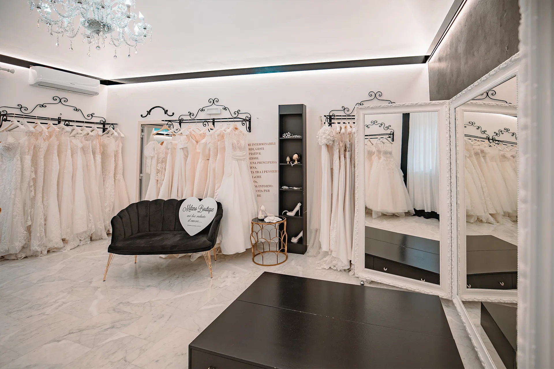 Atelier sposa, sposo e cerimonia a Terrasini, Milano Boutique è la destinazione d'eccellenza per chi ricerca uno stile d'alta classe.