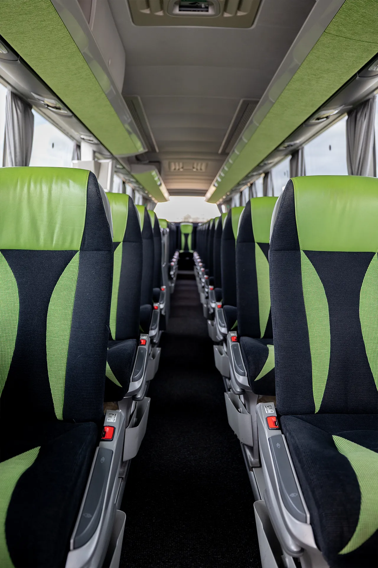 Dal 1968, Passafiume Turismo offre il servizio di Noleggio Pullman per Matrimoni in Sicilia e non solo, garantendo ogni volta un viaggio impeccabile.